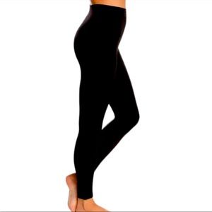 Spanx | LOOK AT ME NOW 
SEAMLESS LEGGINGS